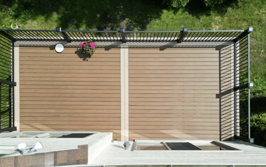 trex lineage jasper and carmel second story deck with aluminum railing